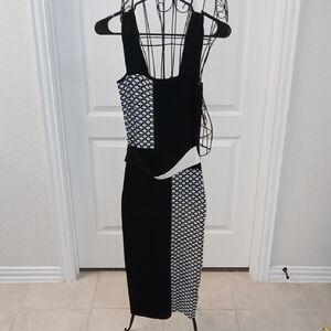 VENUS Black and White Patterned Dress